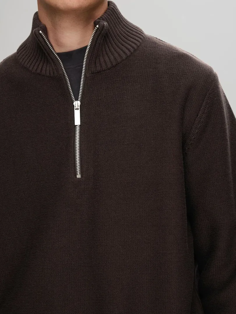 kort_lynls_pullover_3-10.webp Strik>SELECTED KORT LYNLÅS PULLOVER Brown