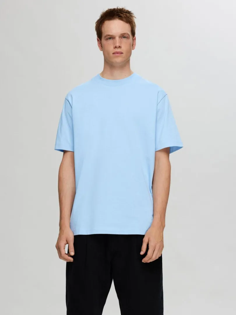 kortrmet_afslappet_fit_ts_0-6.webp T-shirts>SELECTED KORTÆRMET AFSLAPPET FIT T-SHIRT Blue