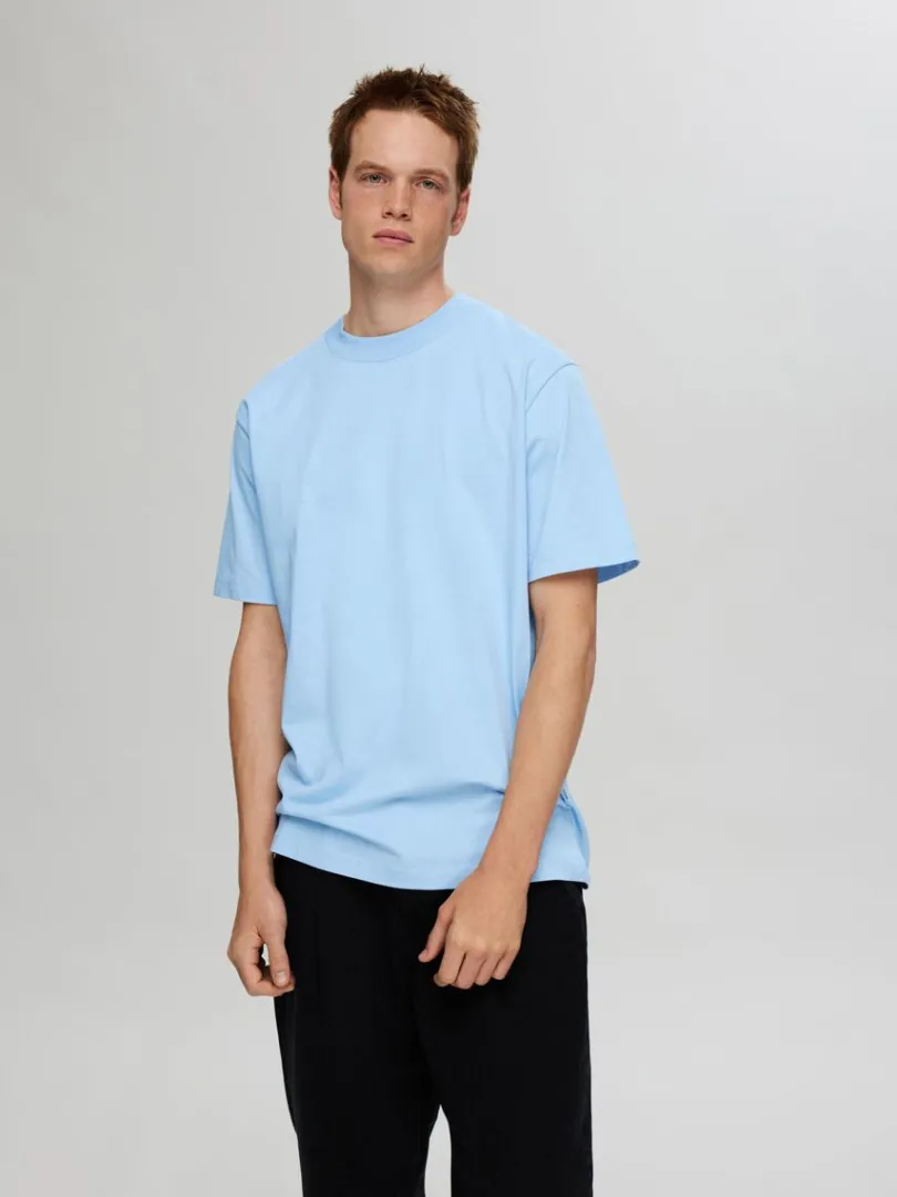 kortrmet_afslappet_fit_ts_2-6.webp T-shirts>SELECTED KORTÆRMET AFSLAPPET FIT T-SHIRT Blue