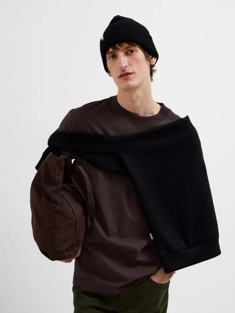 kortrmet_afslappet_fit_ts_2.webp T-shirts>SELECTED KORTÆRMET AFSLAPPET FIT T-SHIRT Brown
