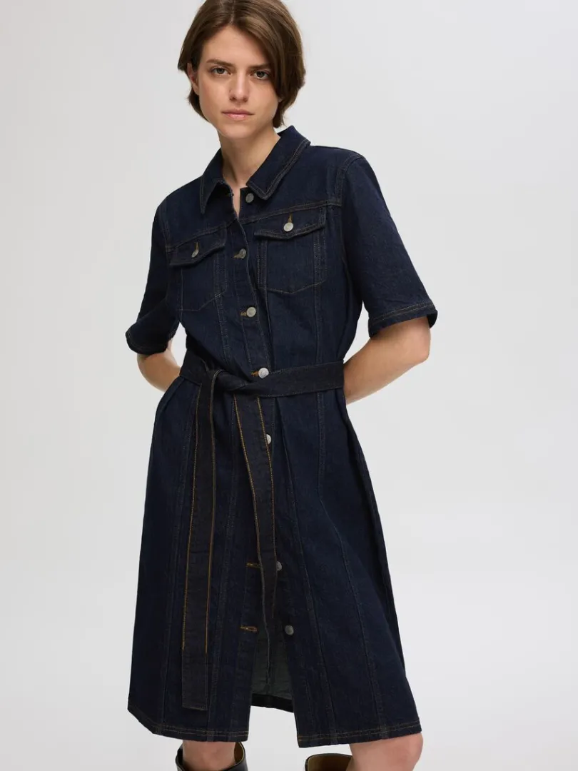 kortrmet_denimkjole_2.webp Kjoler>SELECTED KORTÆRMET DENIMKJOLE Blue