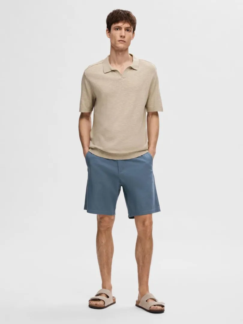 kortrmet_strikket_polo_1.webp Poloer | Strik>SELECTED KORTÆRMET STRIKKET POLO Beige