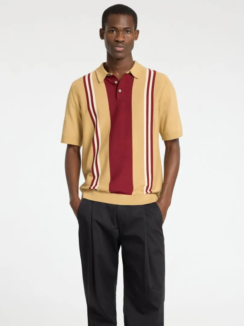 kortrmet_strikket_poloshi_0.webp Poloer | Strik>SELECTED KORTÆRMET STRIKKET POLOSHIRT Brown