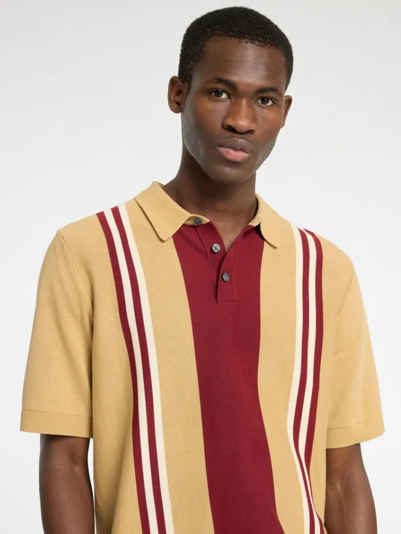 kortrmet_strikket_poloshi_4.webp Poloer | Strik>SELECTED KORTÆRMET STRIKKET POLOSHIRT Brown
