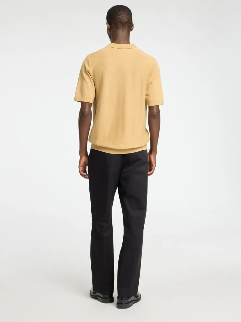 kortrmet_strikket_poloshi_5.webp Poloer | Strik>SELECTED KORTÆRMET STRIKKET POLOSHIRT Brown
