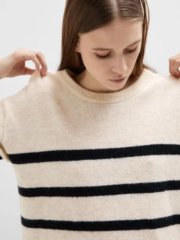 Strik>SELECTED KORTÆRMET STRIKKET TOP Beige