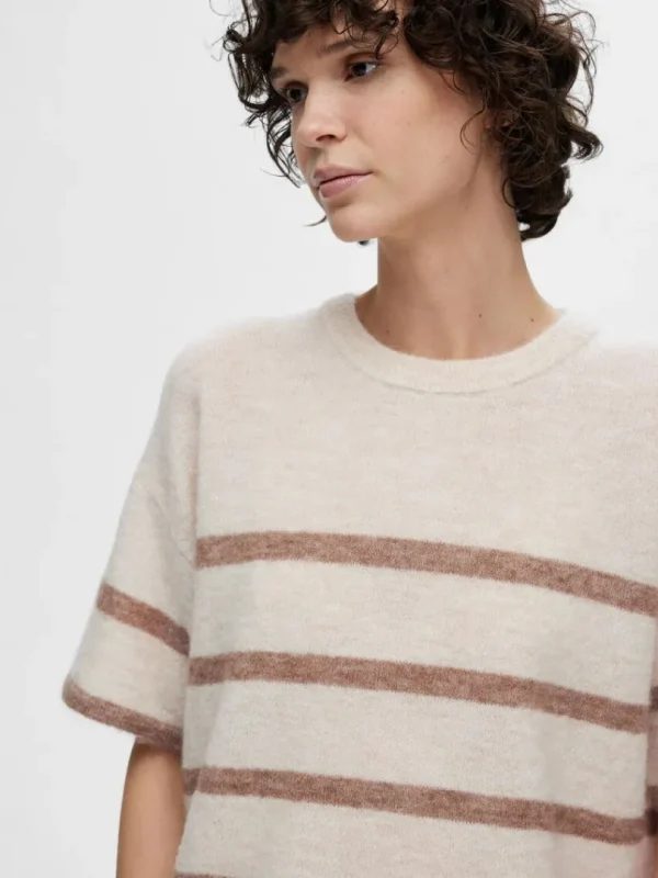 Strik>SELECTED KORTÆRMET STRIKKET TOP Beige