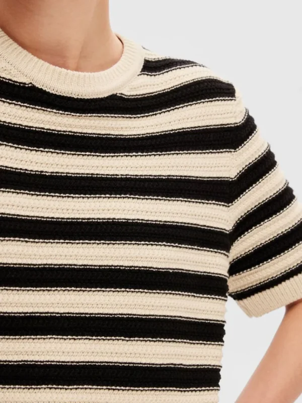 Strik>SELECTED KORTÆRMET STRIKKET TOP Beige