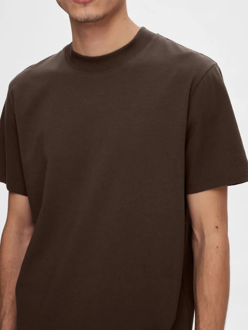 kortrmet_tshirt_3-6.webp T-shirts>SELECTED KORTÆRMET T-SHIRT Brown