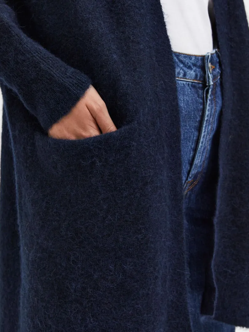 lang_strikket_cardigan_3-5.webp Strik>SELECTED LANG STRIKKET CARDIGAN Blue