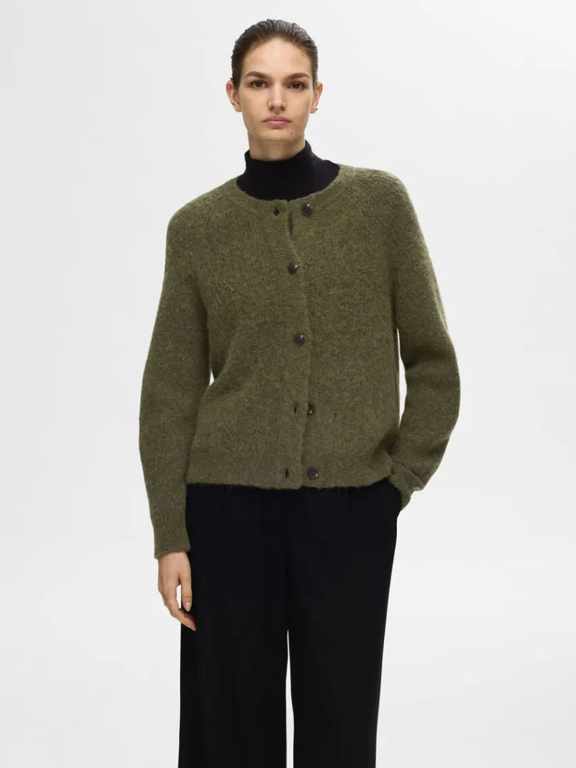 langrmet_cardigan_0-6.webp Strik>SELECTED LANGÆRMET CARDIGAN Green