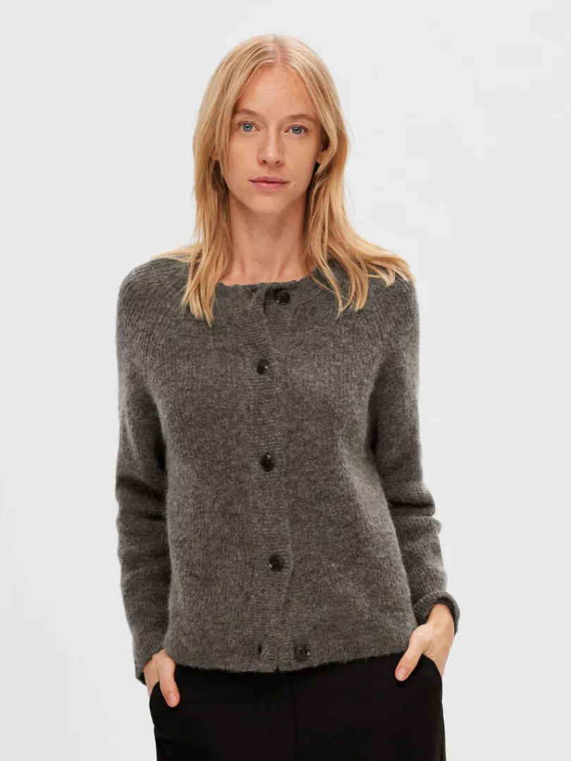 langrmet_cardigan_2-1.webp Strik>SELECTED LANGÆRMET CARDIGAN Grey