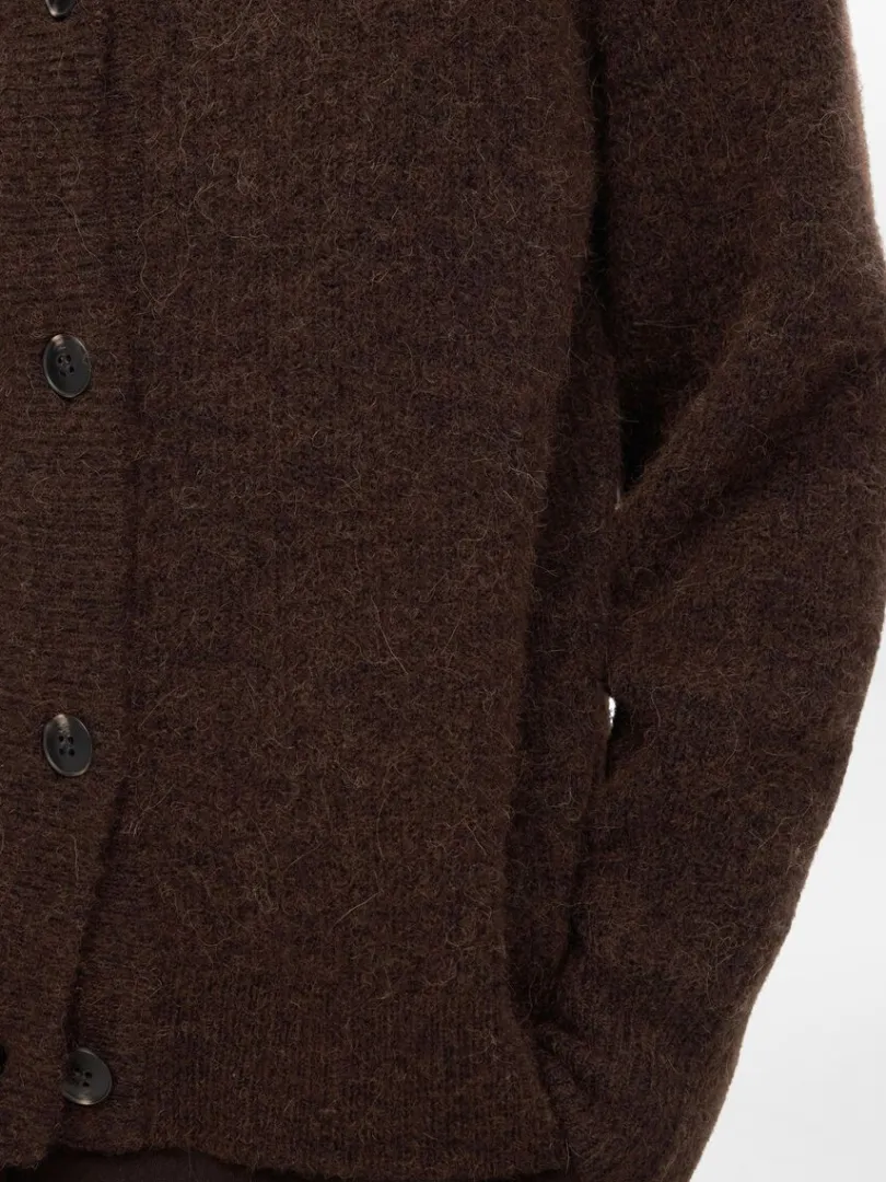 langrmet_cardigan_3-7.webp Strik>SELECTED LANGÆRMET CARDIGAN Brown