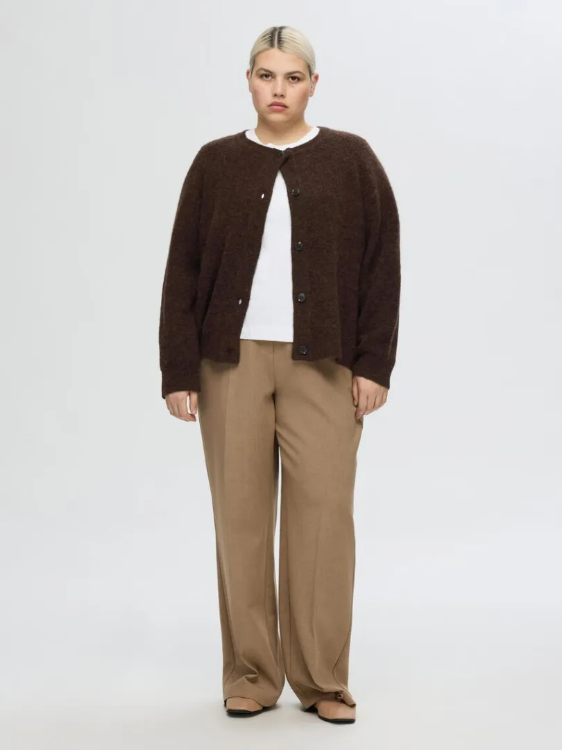 langrmet_cardigan_7-1.webp Strik>SELECTED LANGÆRMET CARDIGAN Brown