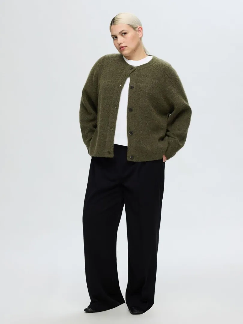 langrmet_cardigan_7.webp Strik>SELECTED LANGÆRMET CARDIGAN Green