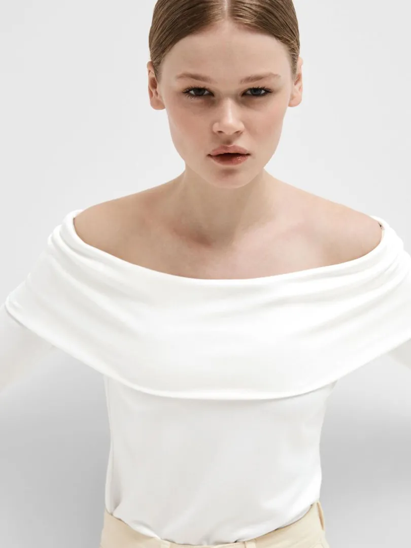 langrmet_offshoulder_top_2.webp Toppe Og Bluser>SELECTED LANGÆRMET OFF-SHOULDER TOP White