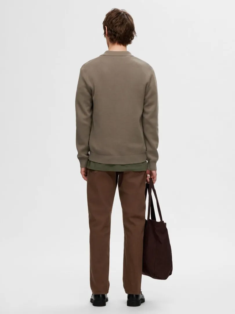 langrmet_polo_cardigan_5.webp Strik>SELECTED LANGÆRMET POLO CARDIGAN Brown