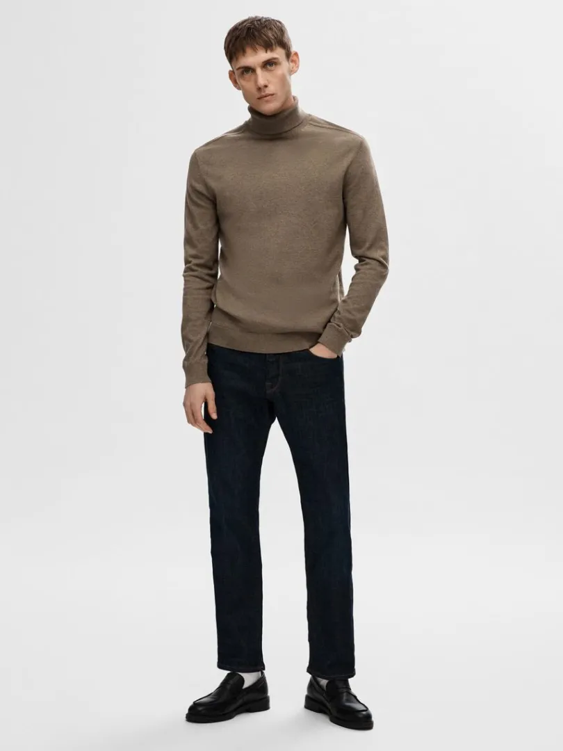 langrmet_rullekrave_pullo_1-3.webp Strik>SELECTED LANGÆRMET RULLEKRAVE PULLOVER Brown