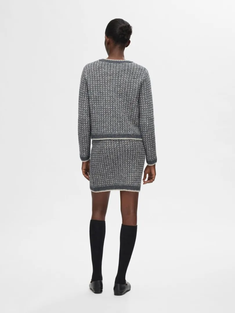langrmet_strikket_cardiga_4.webp Strik>SELECTED LANGÆRMET STRIKKET CARDIGAN Grey