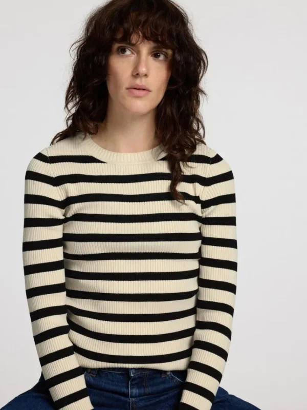 Strik>SELECTED LANGÆRMET STRIKKET TOP Beige