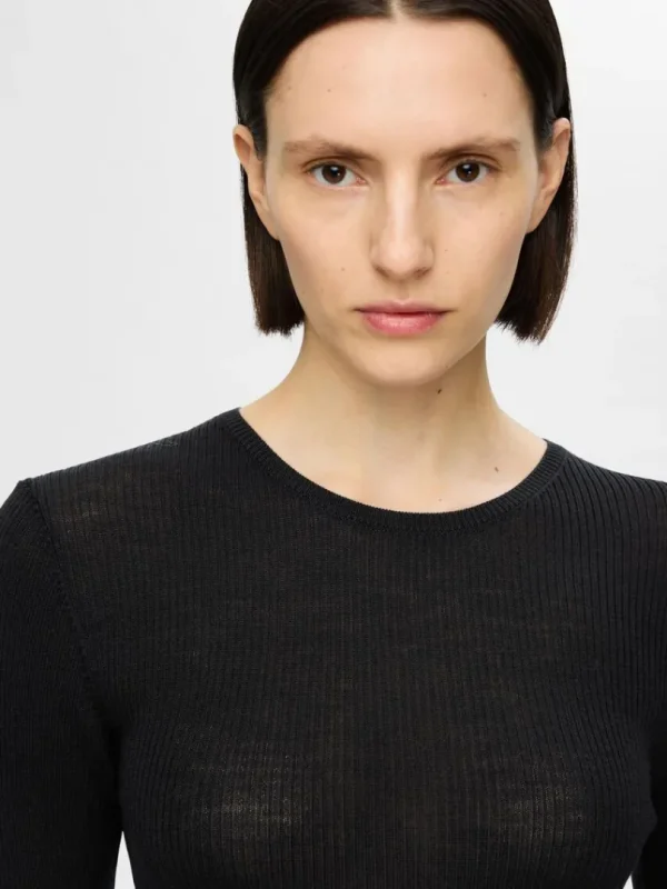 Strik>SELECTED LANGÆRMET STRIKKET TOP Black