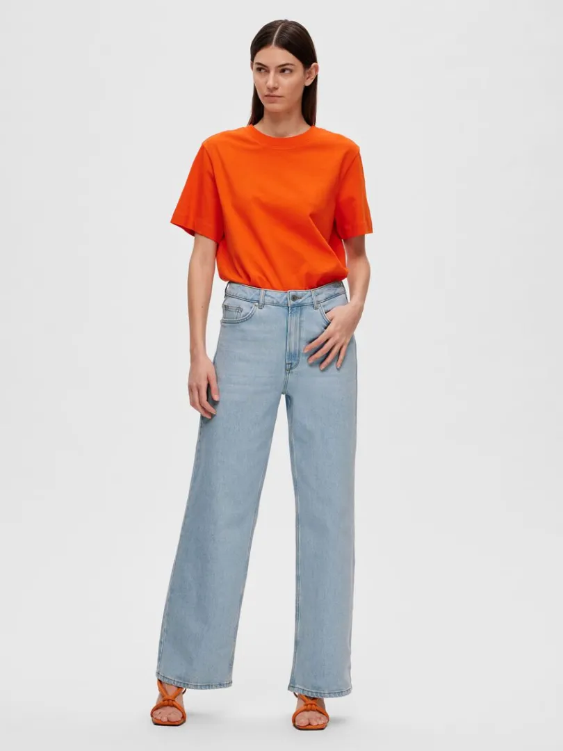 light_wash_hjtaljede_jean_1.webp Jeans>SELECTED LIGHT WASH HØJTALJEDE JEANS Blue