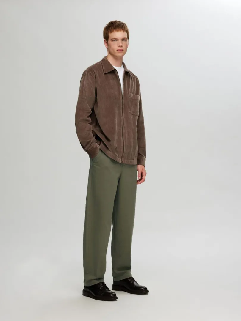loose_bukser_med_barrelfi_3.webp Bukser>SELECTED LOOSE BUKSER MED BARREL-FIT Green