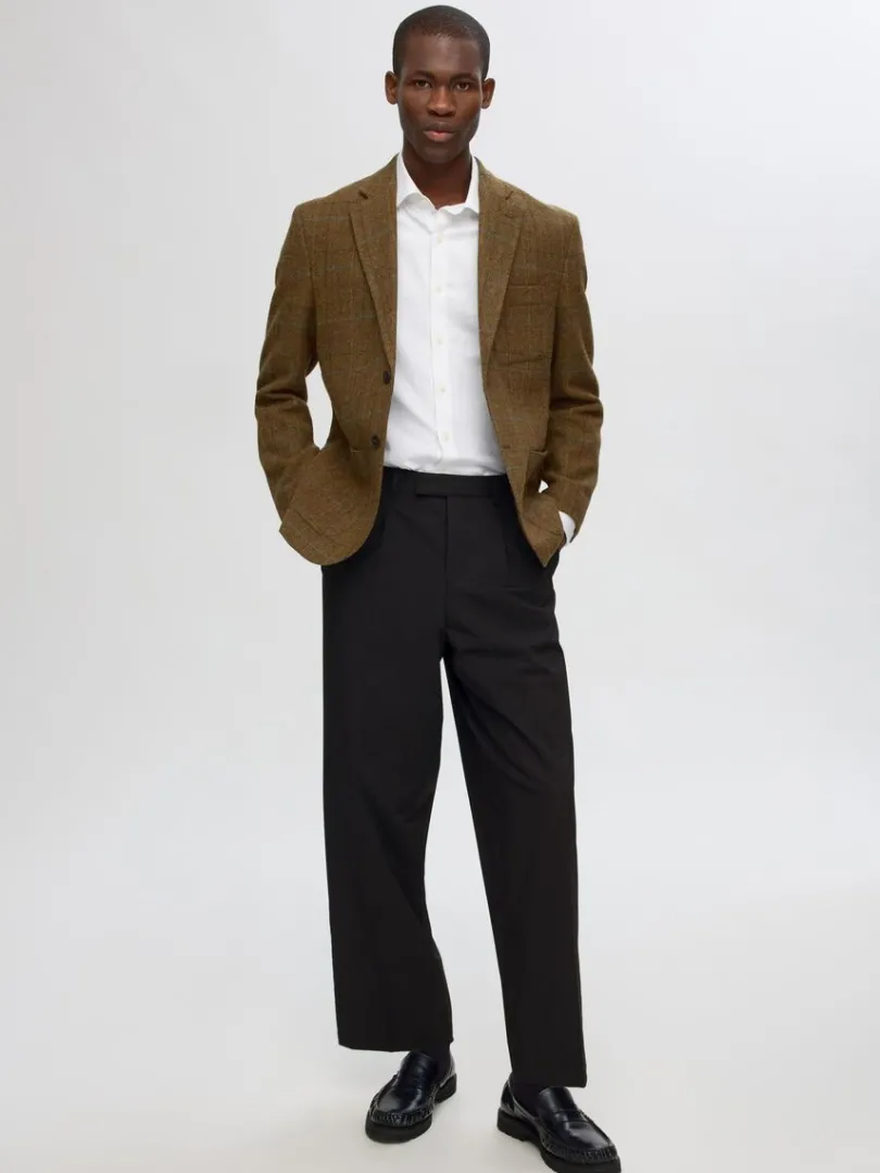 loose_fit_bukser_3-4.webp Bukser>SELECTED LOOSE FIT BUKSER Black
