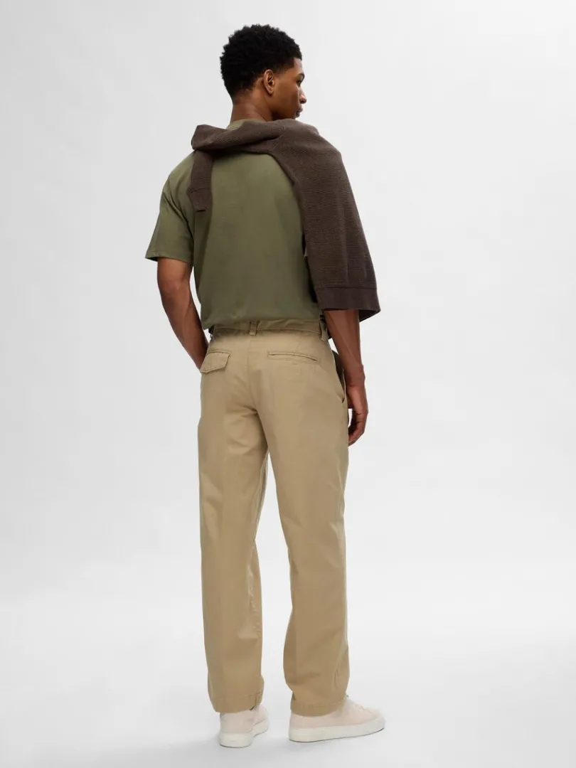 loose_fit_chinos_1-1.webp Bukser>SELECTED 220 LOOSE FIT CHINOS Beige