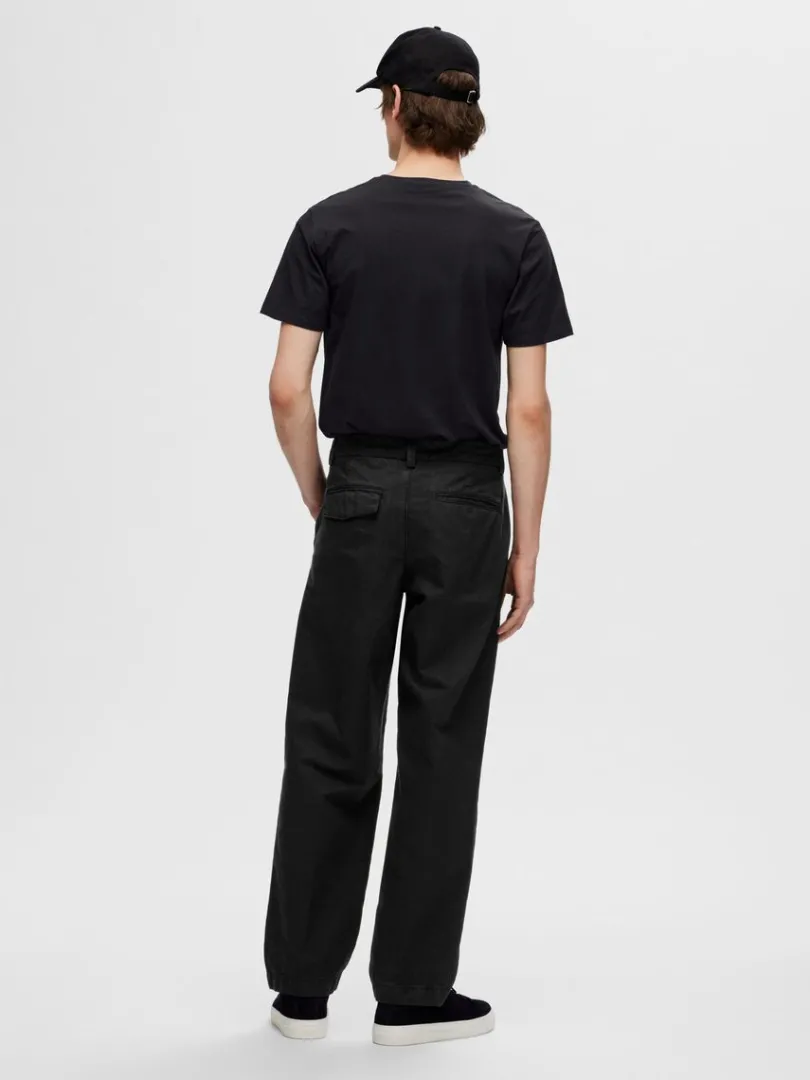 loose_fit_chinos_1.webp Bukser>SELECTED 220 LOOSE FIT CHINOS Black