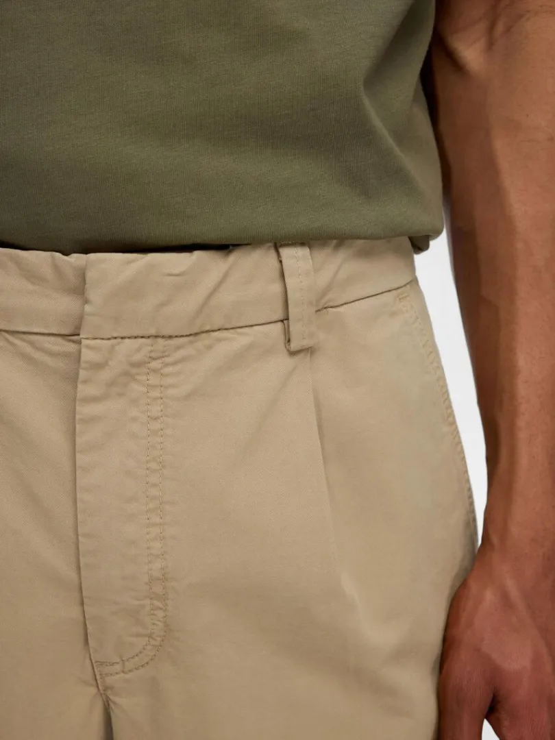 loose_fit_chinos_5-1.webp Bukser>SELECTED 220 LOOSE FIT CHINOS Beige
