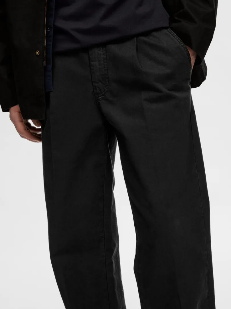 loose_fit_chinos_5.webp Bukser>SELECTED 220 LOOSE FIT CHINOS Black