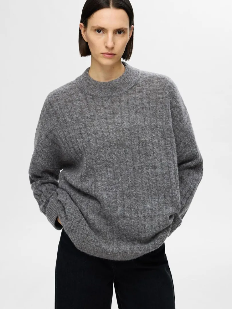 loose_fit_striktrje_2.webp Strik>SELECTED LOOSE FIT STRIKTRØJE Grey