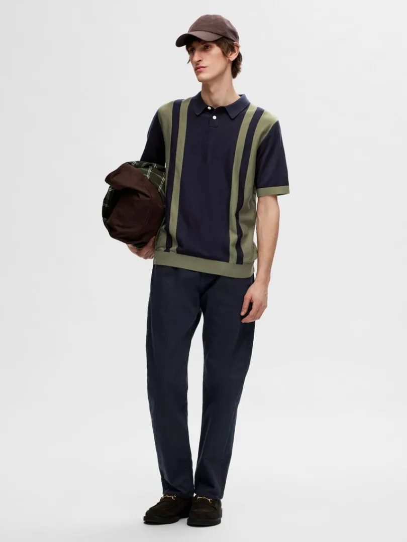 med_farveblokke_strikket__1-1.webp Poloer | Strik>SELECTED MED FARVEBLOKKE STRIKKET POLOSHIRT Blue