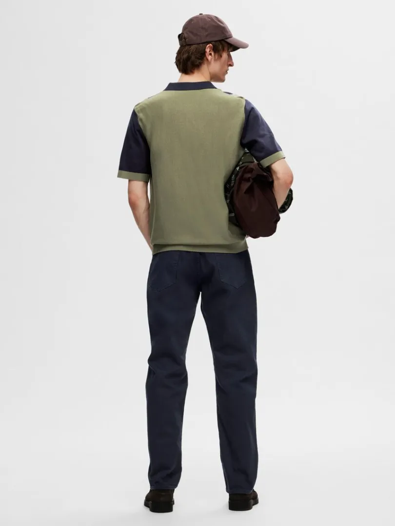 med_farveblokke_strikket__5-1.webp Poloer | Strik>SELECTED MED FARVEBLOKKE STRIKKET POLOSHIRT Blue