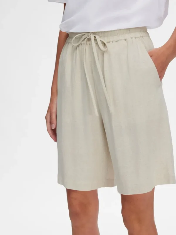 Shorts>SELECTED MELLEMHØJ TALJE SHORTS Beige