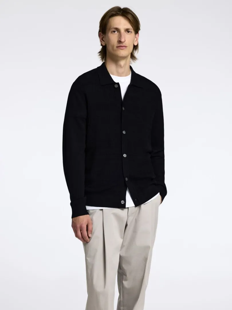 merinould_cardigan_0-3.webp Strik>SELECTED 100% MERINOULD CARDIGAN Black
