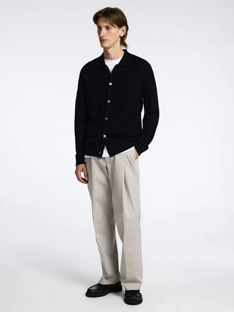 merinould_cardigan_1-3.webp Strik>SELECTED 100% MERINOULD CARDIGAN Black