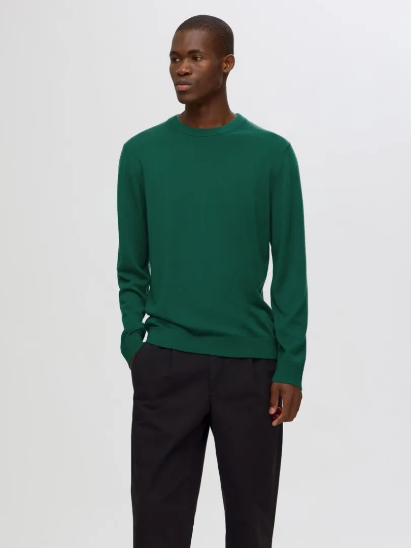 merinould_sweater_med_ru_0-9.webp Strik>SELECTED 100% MERINOULD SWEATER MED RUND HALS Green