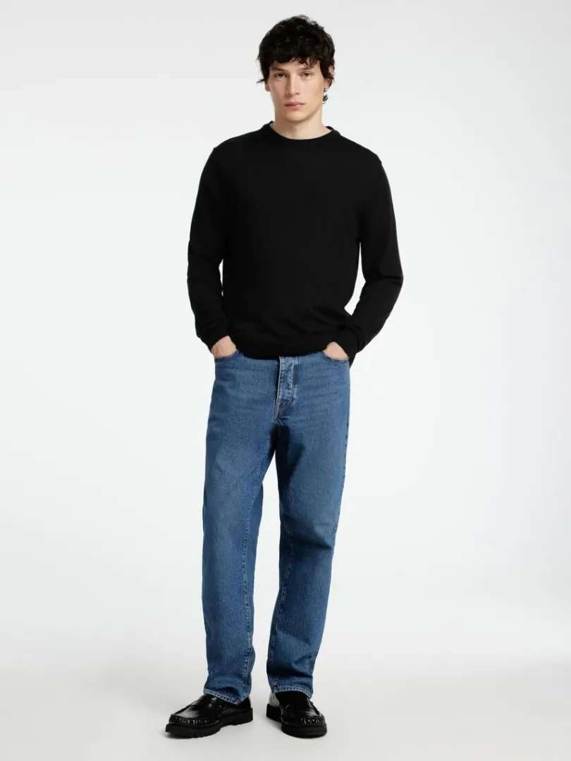 merinould_sweater_med_ru_1-4.webp Strik>SELECTED 100% MERINOULD SWEATER MED RUND HALS Black