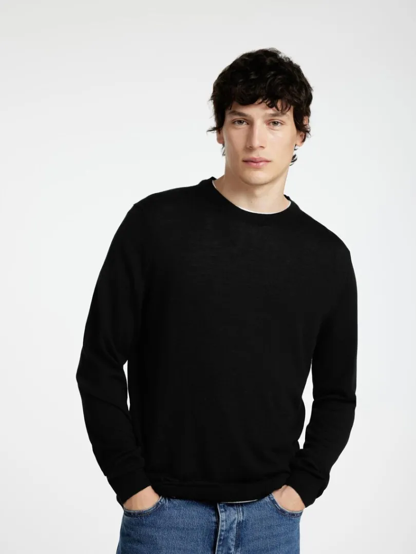 merinould_sweater_med_ru_2-4.webp Strik>SELECTED 100% MERINOULD SWEATER MED RUND HALS Black
