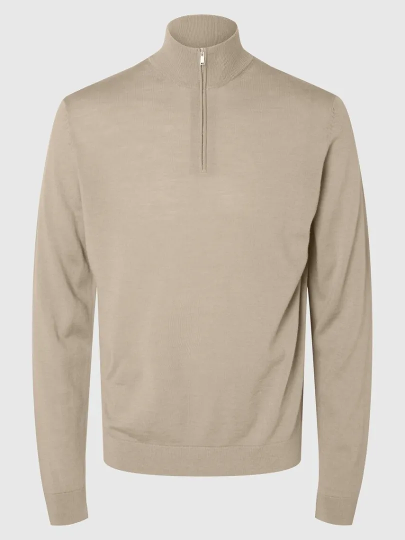 merinould_trje_med_halv__4-2.webp Strik>SELECTED 100% MERINOULD TRØJE MED HALV LYNLÅS Beige