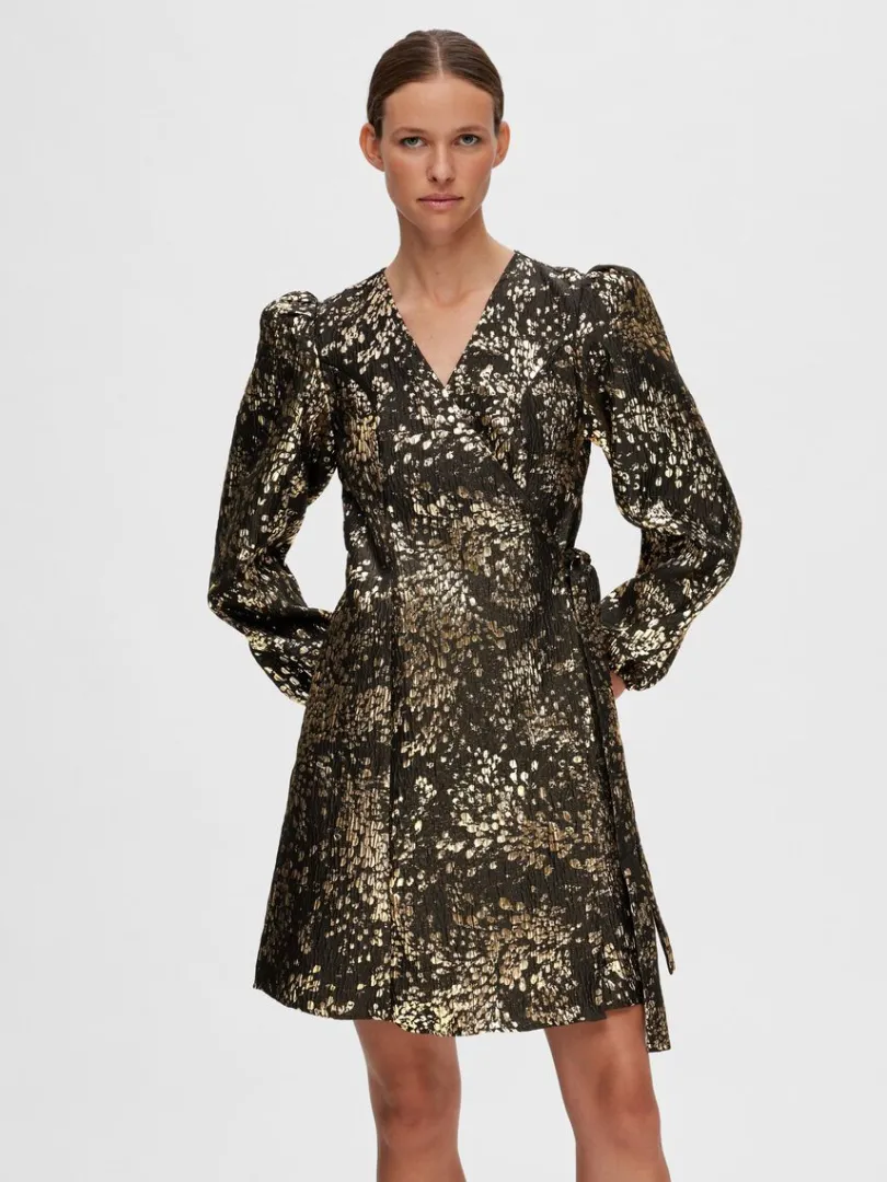 metalfarvet_jacquard_kort_0.webp Kjoler>SELECTED METALFARVET JACQUARD KORT KJOLE Gold