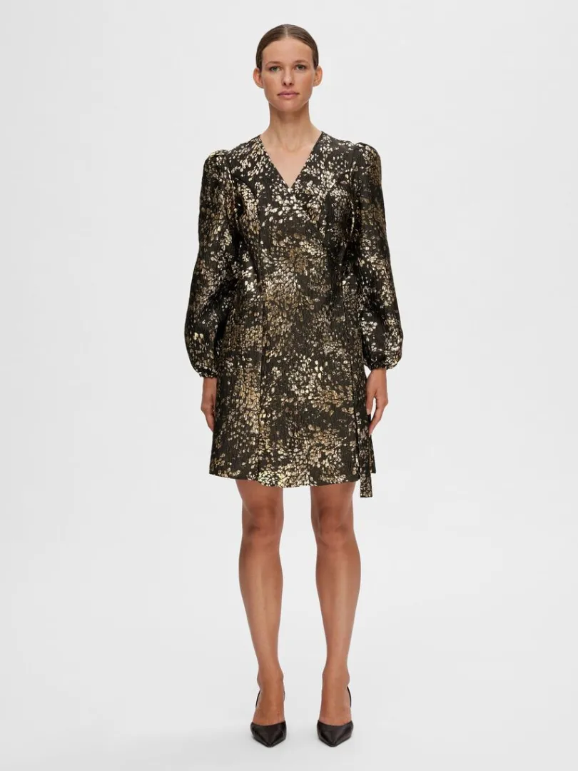 metalfarvet_jacquard_kort_1.webp Kjoler>SELECTED METALFARVET JACQUARD KORT KJOLE Gold