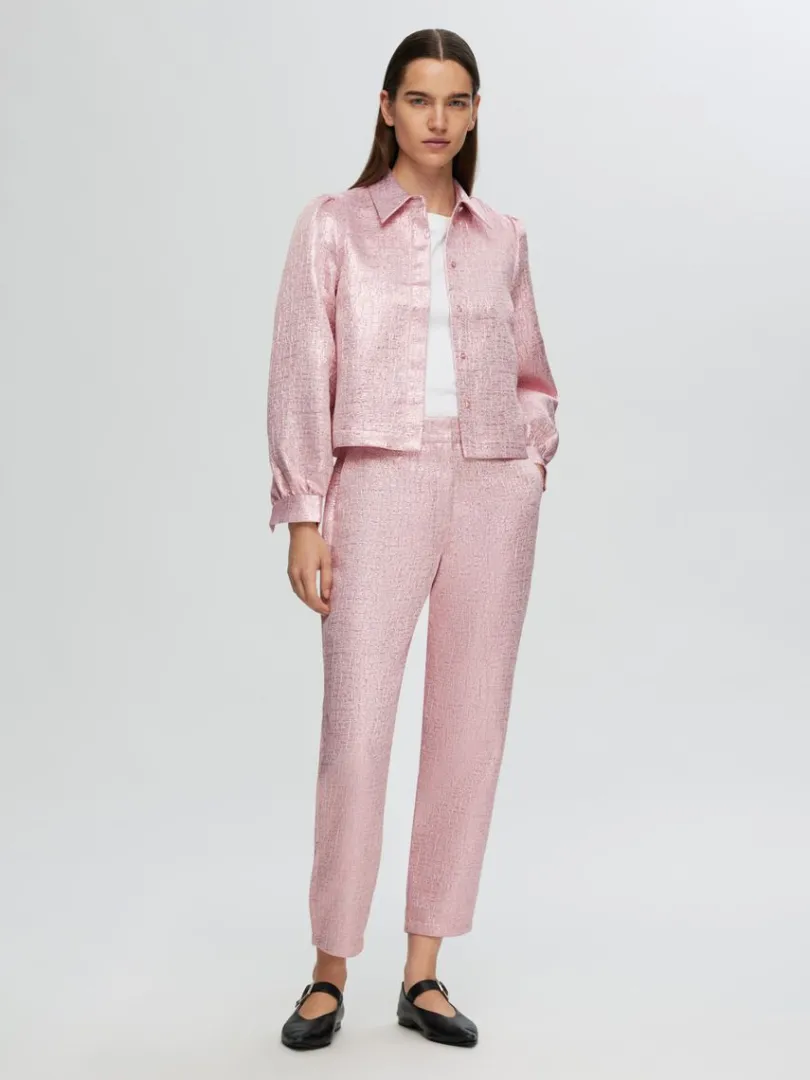 metalfarvet_jacquard_skjo_1.webp Skjorter>SELECTED METALFARVET JACQUARD SKJORTE Pink