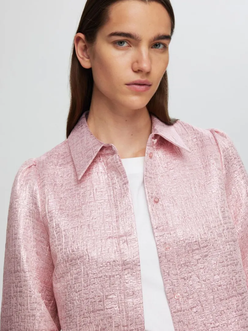 metalfarvet_jacquard_skjo_3.webp Skjorter>SELECTED METALFARVET JACQUARD SKJORTE Pink