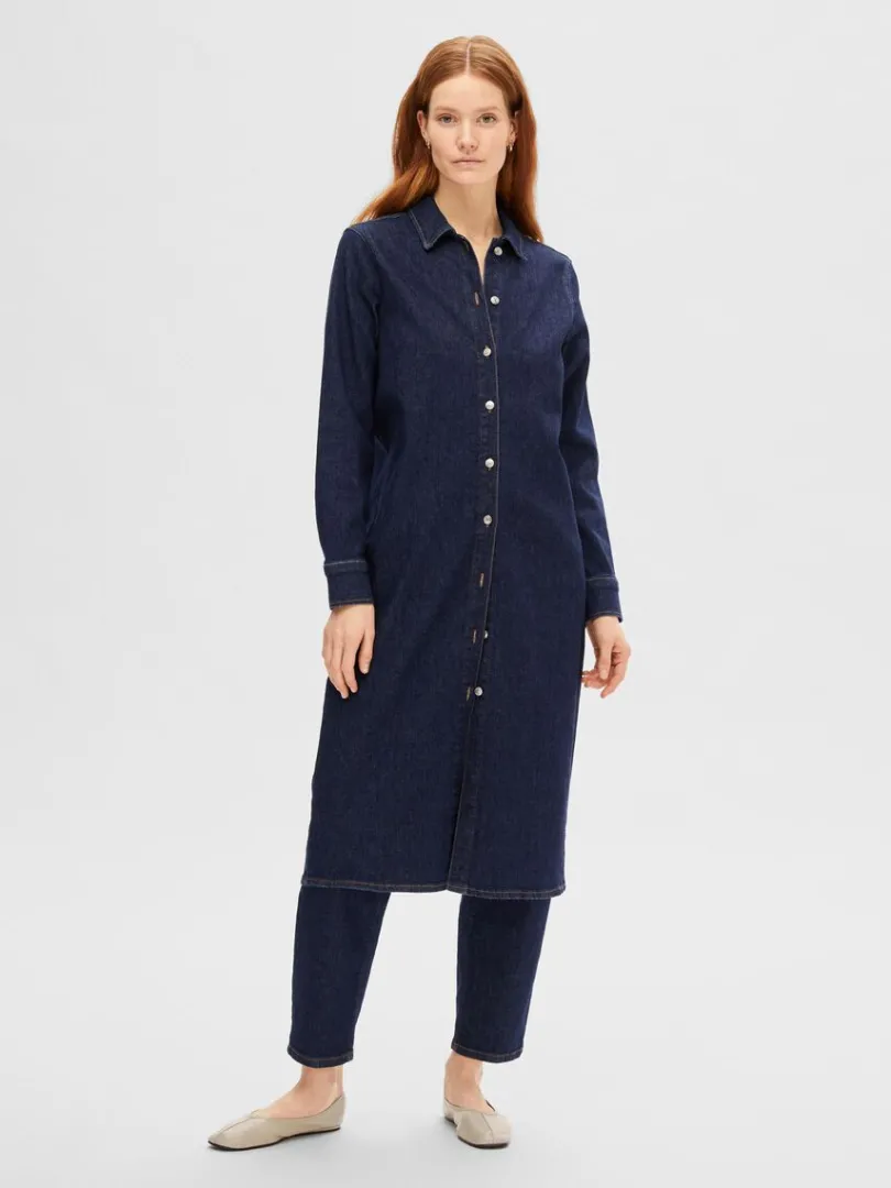 mrkebl_denim_midikjole_0.webp Kjoler>SELECTED MØRKEBLÅ DENIM MIDIKJOLE Blue