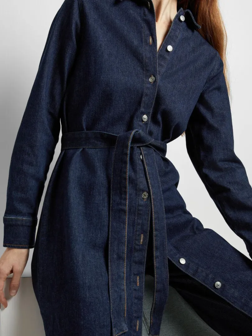 mrkebl_denim_midikjole_2.webp Kjoler>SELECTED MØRKEBLÅ DENIM MIDIKJOLE Blue
