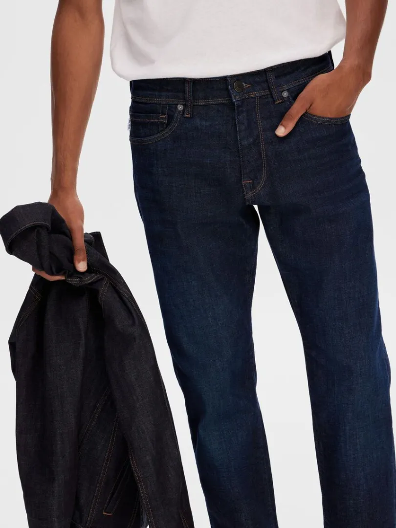 mrkebl_straight_fit_jean_3.webp Jeans>SELECTED 196 MØRKEBLÅ STRAIGHT FIT JEANS Blue
