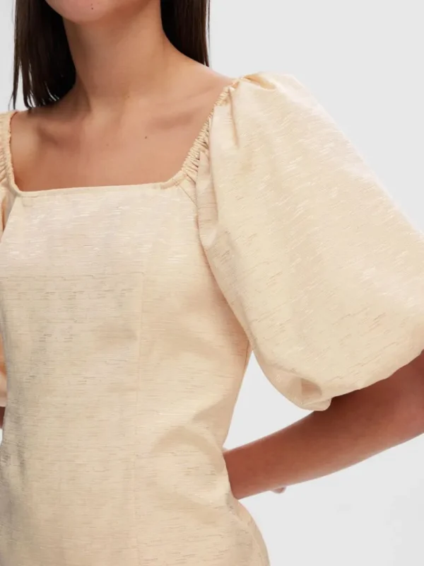 Kjoler>SELECTED OFF-THE-SHOULDER KORT KJOLE Beige